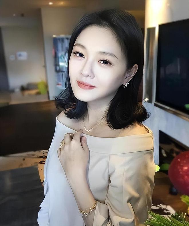 住上亿豪宅花千万买鞋200万床垫买10个凯时尊龙人生就是博大S生前生活有多奢华：(图4)