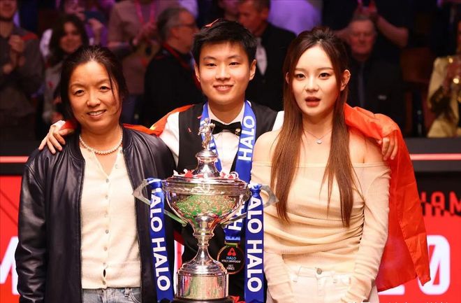 有“夫妻相”赵心童的快乐你不懂尊龙凯时链接前女友大长腿现任(图6)