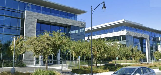 更新标准版最快 53 周；OpenAI 首次采用谷歌芯片训练人生就是搏特斯拉首次完成全自动驾驶交付；YU7 锁单交付时间(图8)