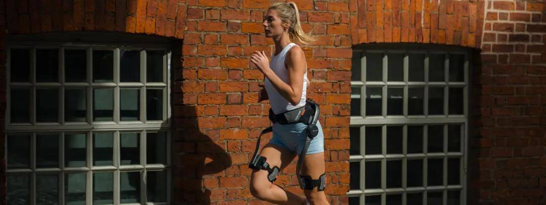 智能硬件、AI大事件 嘉宾商学年终盘点尊龙凯时app平台2025产业链黑马、(图2)